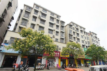 立新小学15中学区房三室一厅83平米简装修出售